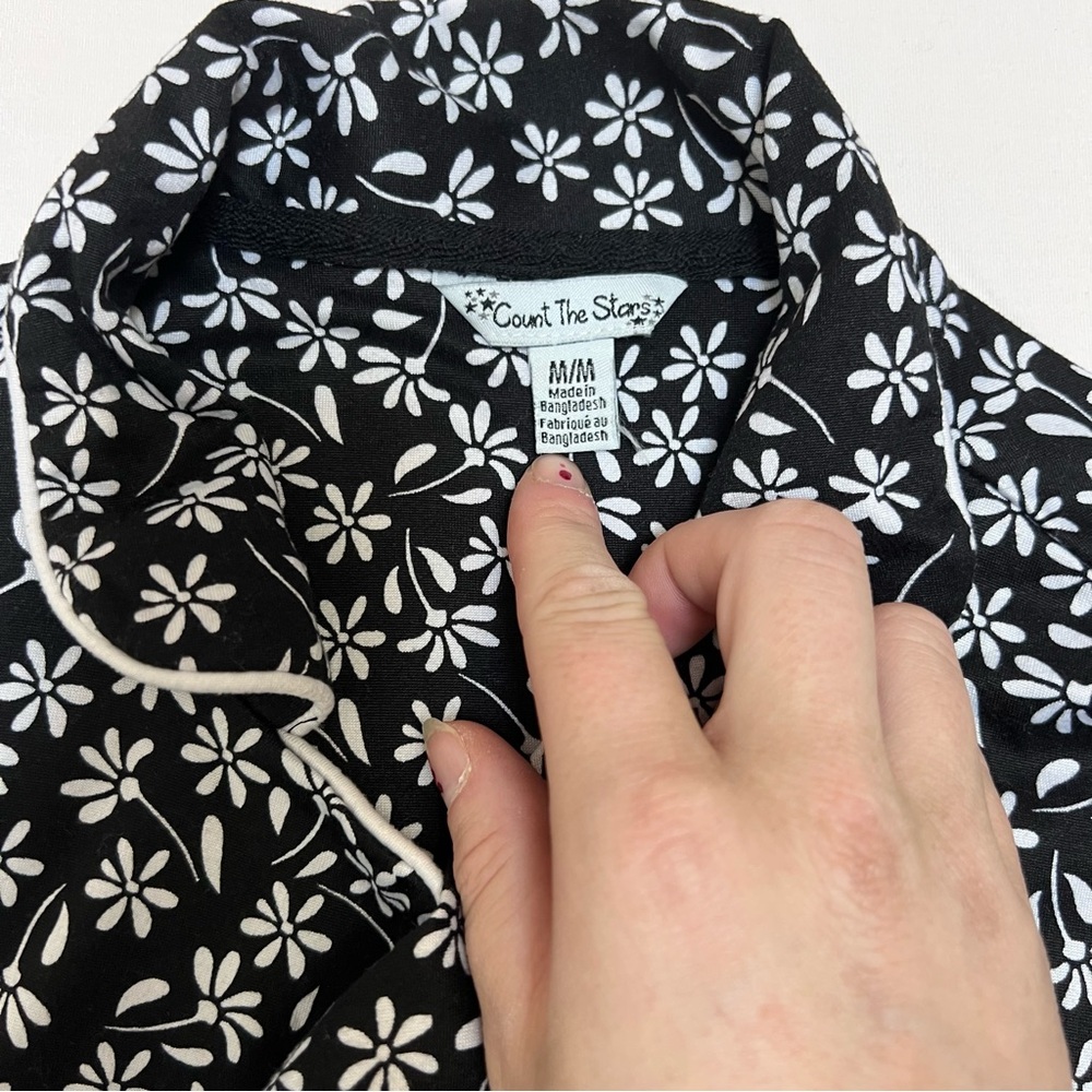 Count The Stars Black Daisy Print Short Sleeve Pajama Shirt - Picture 5 of 6